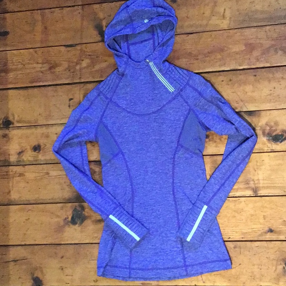 Lululemon running top
